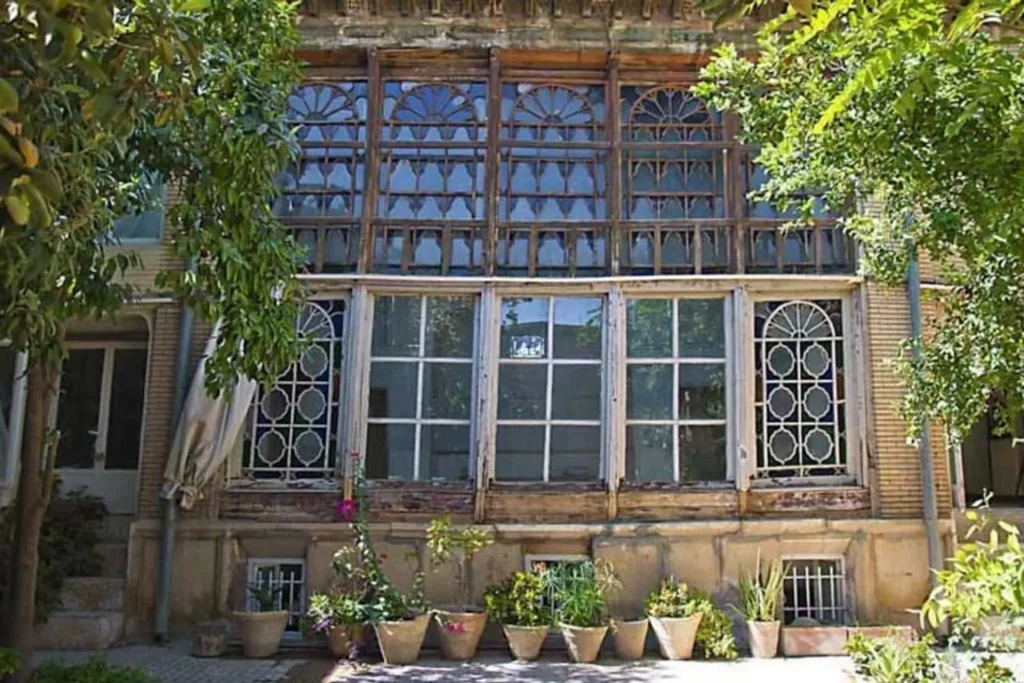 خانه صابر شیراز، تلفیق معماری مدرن با خانه های قدیمی