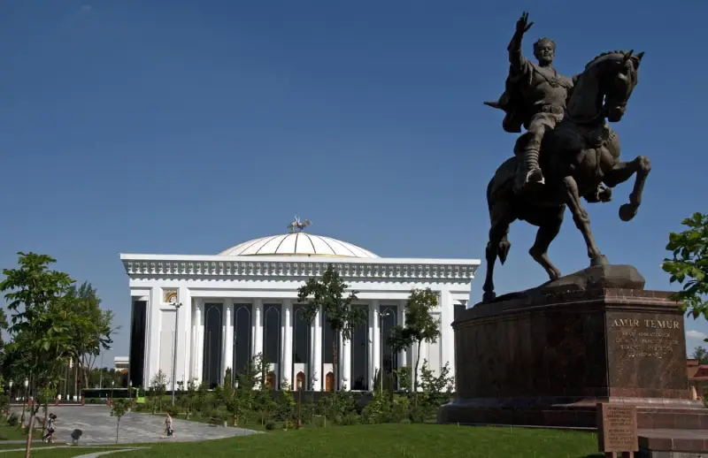 میدان امیر تیمور